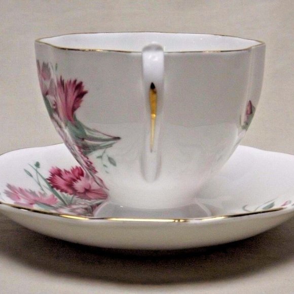 Queen Anne Fine Bone China England Floral Footed Tea Cup and Saucer - Picture 6 of 15